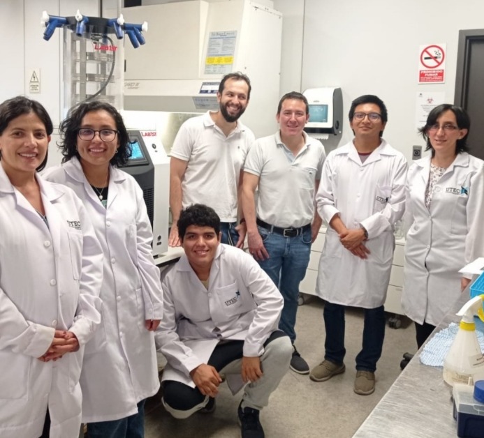 Películas inteligentes a base de papas nativas pigmentadas:  innovación peruana en empaques sostenibles para alimentos